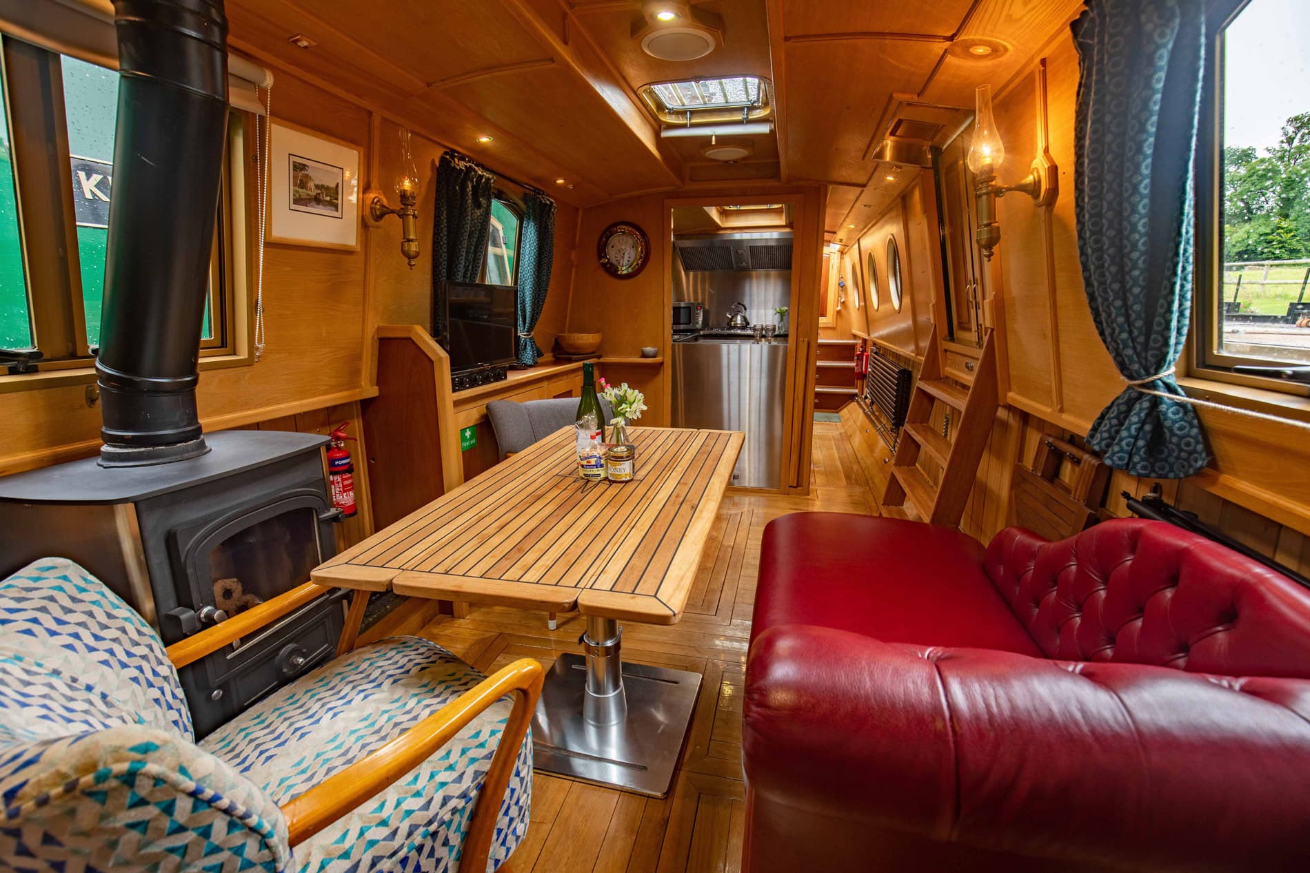 Log effect gas stove