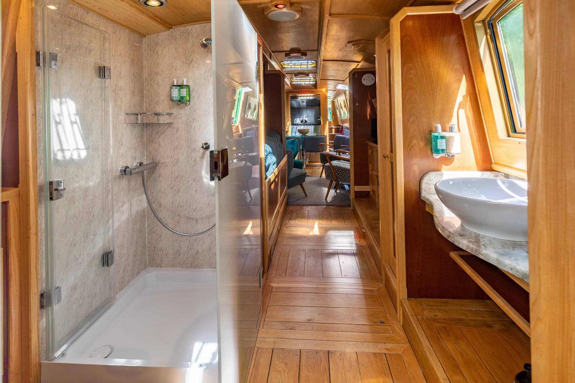 Two toilets + large shower